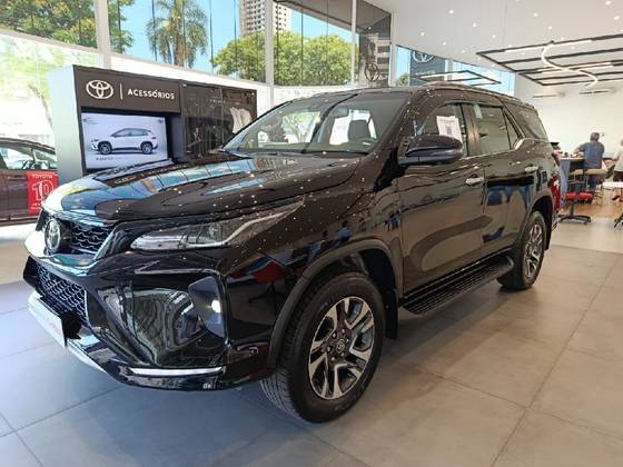 TOYOTA HILUX SW4 2.8 D-4D TURBO DIESEL SRX PLATINUM 7L 4X4 AUTOMÁTICO